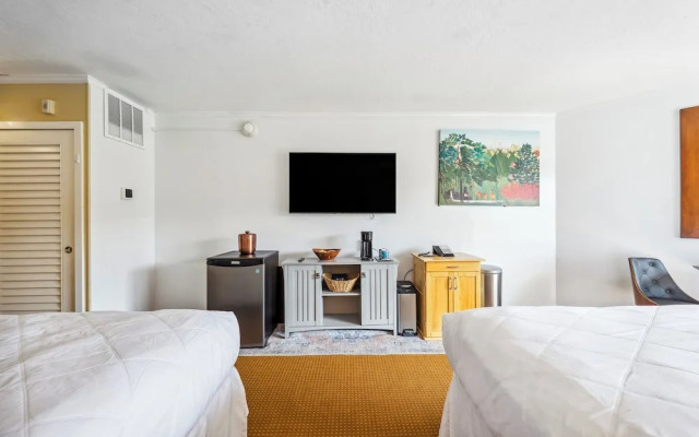 2417 @ Oceanfront Resort Lihue, Kauai Beach Drive