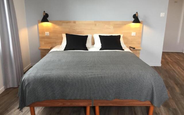 Une Nuit Sur Le Pont 1 (Adults Only)