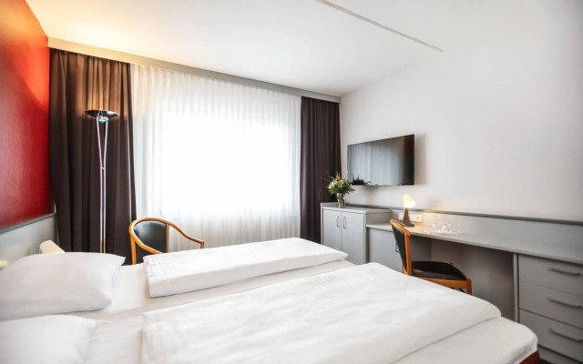 Good Morning + Bad Oldesloe Hotel