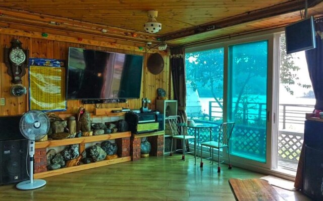 Jinan Yongdam dam Haneul Pension