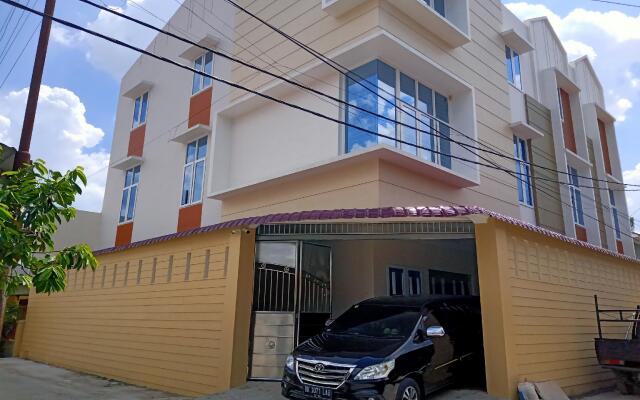 SUPER OYO 3316 Adam Malik Guesthouse Near Stasiun Medan