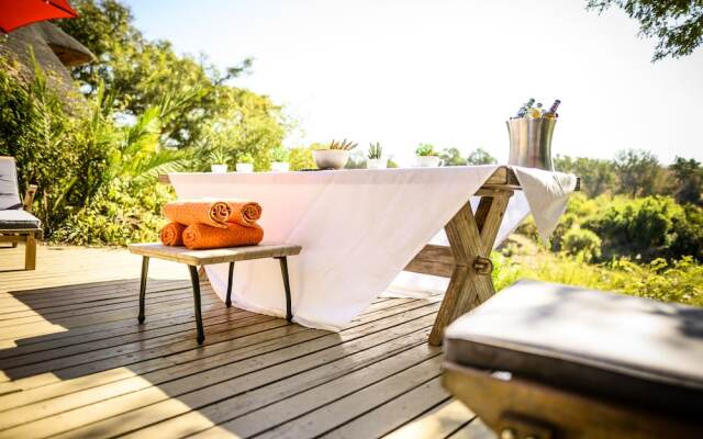 Toro River Lodges Big 5 Exclusive Safari