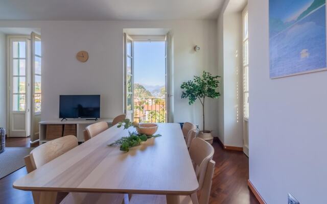 Green Rose by Wonderful Italy