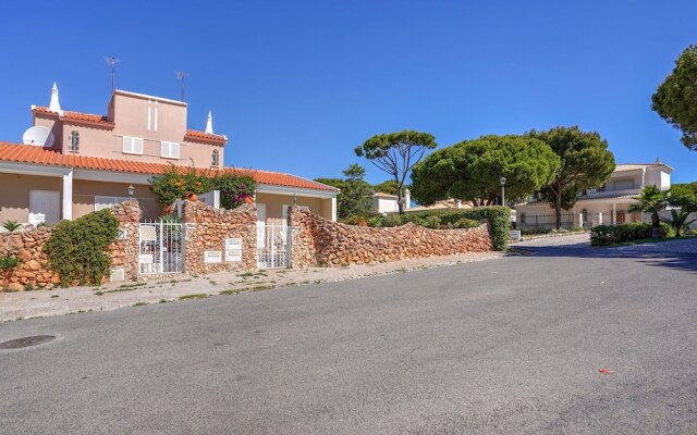 Beautiful Holiday Home in Vilamoura With Private Pool