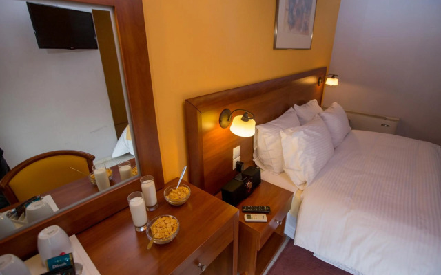 Mirabel Hotel