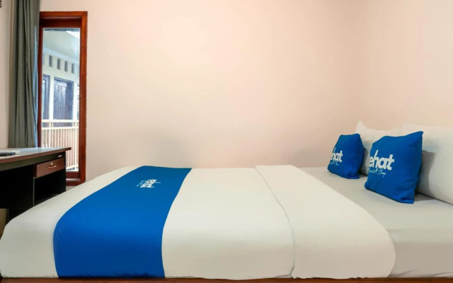 Rehat at Wahidin Guest House – Guest Rooms – Cirebon