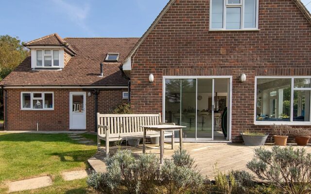 Secluded Rural Retreat Close to Beach - Sleeps 12