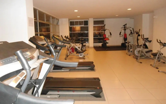 PLAZA FOCH Area - APARTMENTS with Balcony
