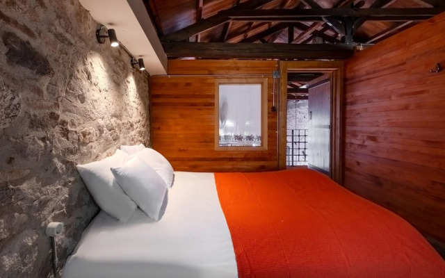 Central Stone Loft - 2 Mins Beach - 5 Mins Marina