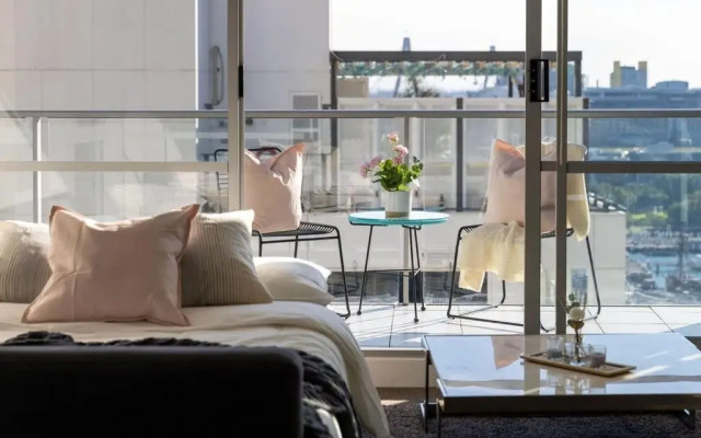 A Spacious 2BR Apt with an Amazing View Over Darling Harbour – Guest Rooms – Sydney