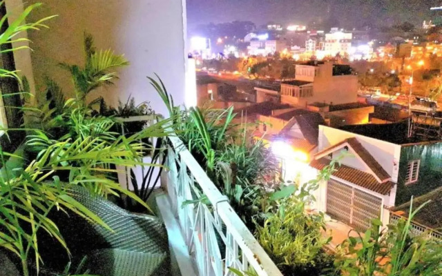 Chau Giang Hotel