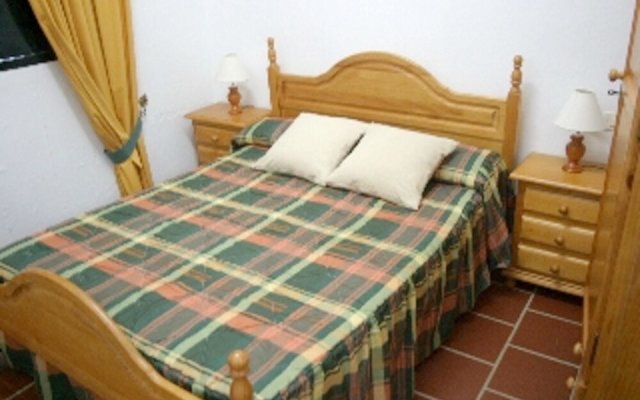 House With 5 Bedrooms in Aroche, Huelva, With Wonderful Mountain View,
