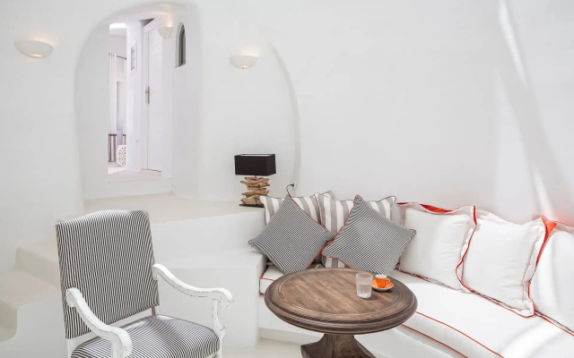 Kamini Santorini Luxury Villas