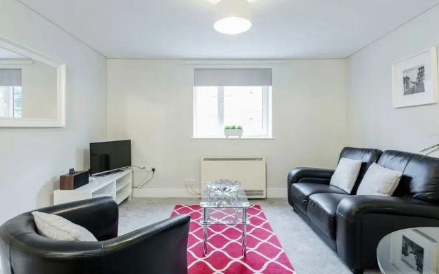 Marina Place by Roomspace Apartments
