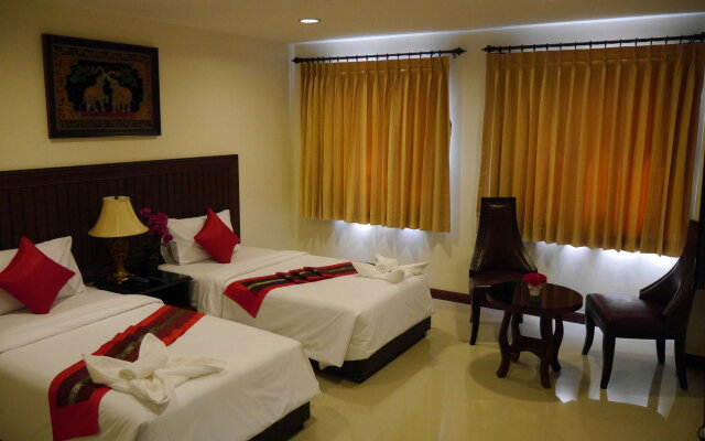 True Siam Rangnam Hotel