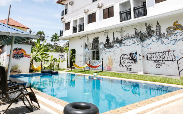 Pool Party Hostel