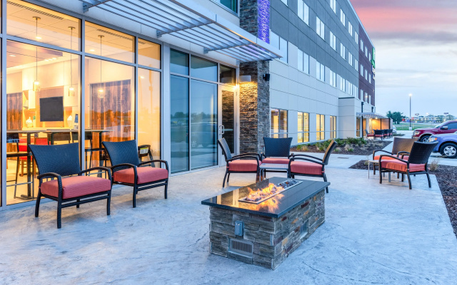 Holiday Inn Express Hotel & Suites Springfield
