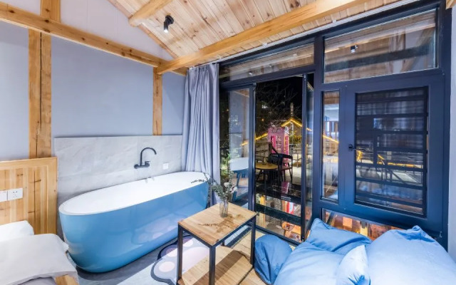 Huasao·1949 Designer Parent-Child Vacation Type Smart Homestay (Nanjing Yunshuiyao Waterwheel Store）