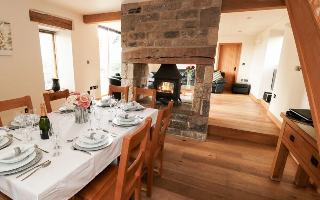 Stoneycroft Barn