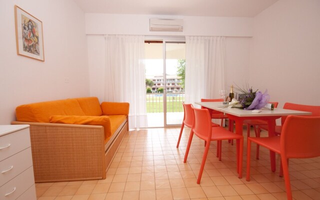Residence Selenis Est