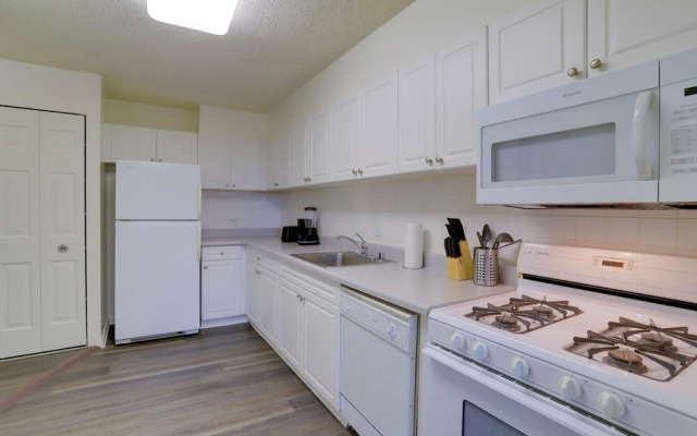 Stay with Comfort in Crystal City