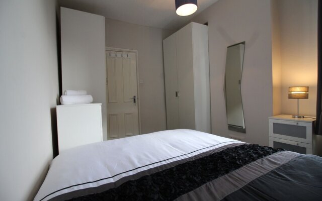 Kensington 3 Bed 2 Bath Apartment