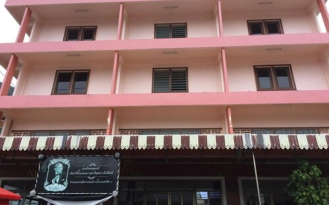 Lukmuang 2 Hotel