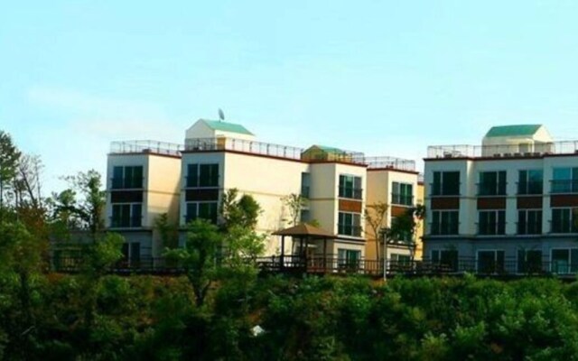 Yeongheungdowith Haejigae Pension