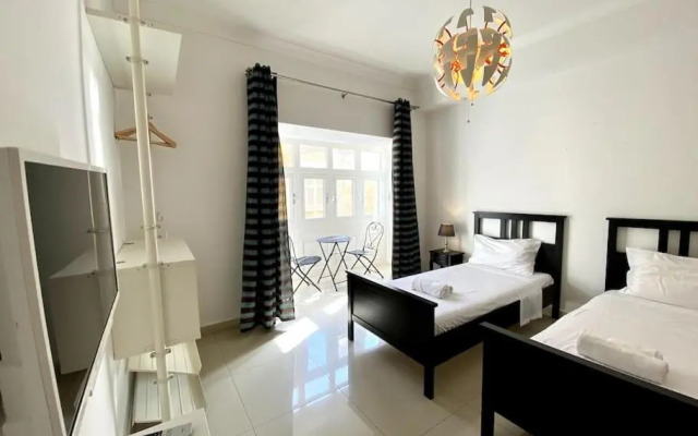 Hard to come by - modern & huge house in Sliema