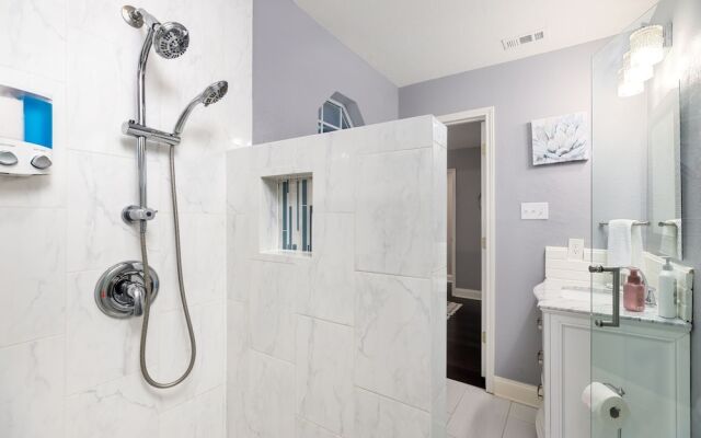 Colleen's Chic Chalet