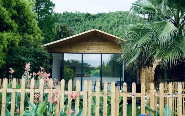 Huang Guo Shu Shan Yue Ji Mu Ye Fairy Tale Homestay – Outside – Anshun