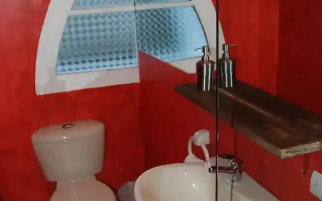 La Casa Amarilla