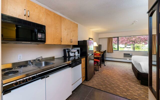 Prestige Riverside Lodge
