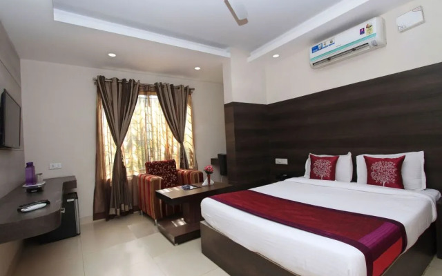 OYO 763 Donatella Suites