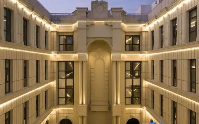 Zhuhai Lovers Road Sun Moon Shell Grand Theater Atour Hotel