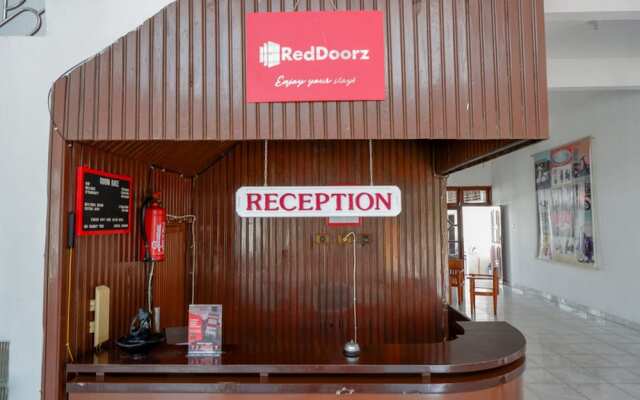 RedDoorz @ Hotel Horas Palopo