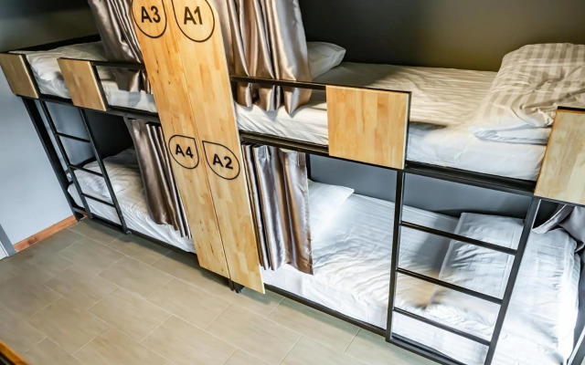 Ray Coffee Bar & Hostel - Adults Only