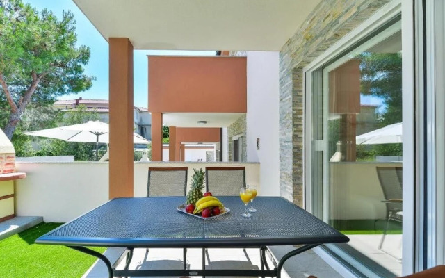 Cascade villas with private garden and jacuzzi