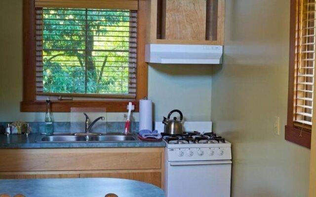 Creekside Inn & Resort