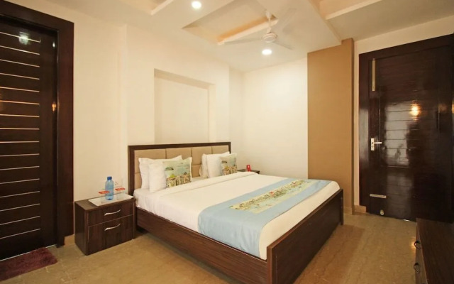 The Signature Hotel By OYO Rooms