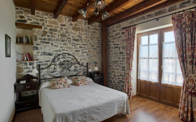 Apartamentos Llugarón