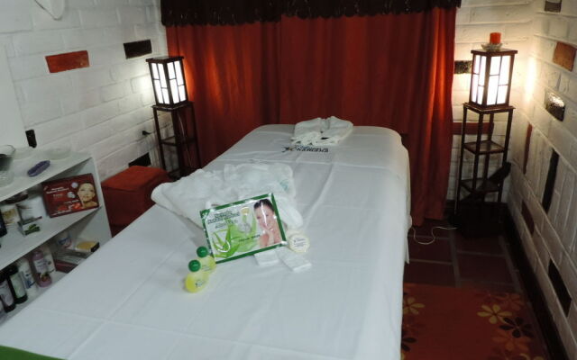 Hosteria Jardines de Chamana