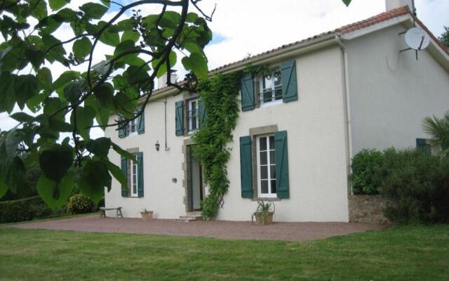 Gite Pouzauges, 4 pièces, 8 personnes - FR-1-426-265