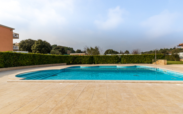 Pool Apartment Suzi 2