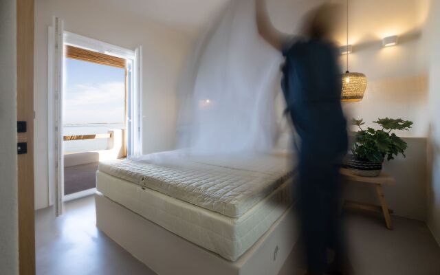 Seesoo Paros Beachfront Resort