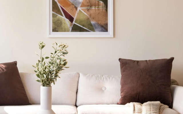 Intimate 1BR in C.B.D. by Sonder