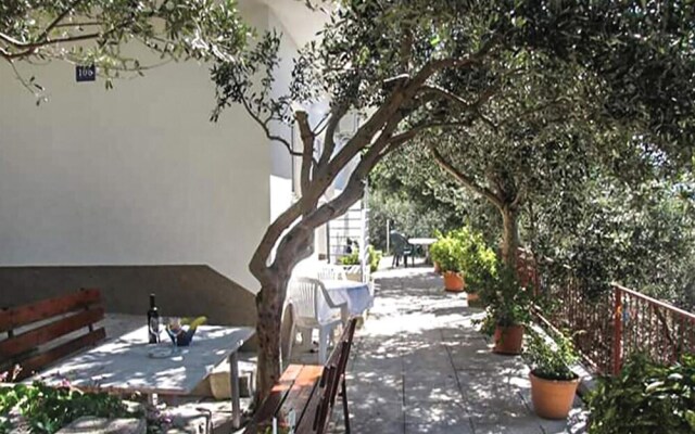 Nice Home in Pisak With Wifi and 3 Bedrooms