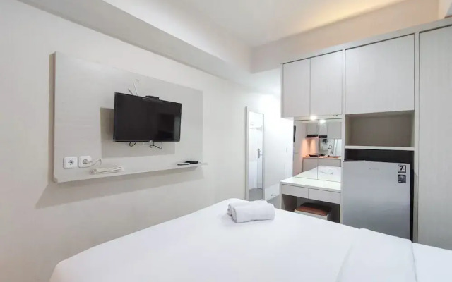 Warm And Cozy Style Studio Room At Paltrow City Apartment