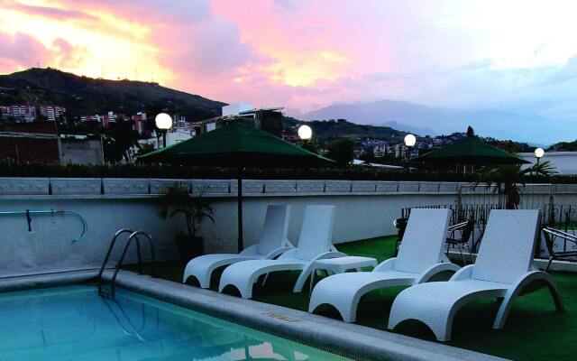 Hotel San Fernando Real