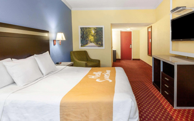 Days Inn by Wyndham Nanuet / Spring Valley